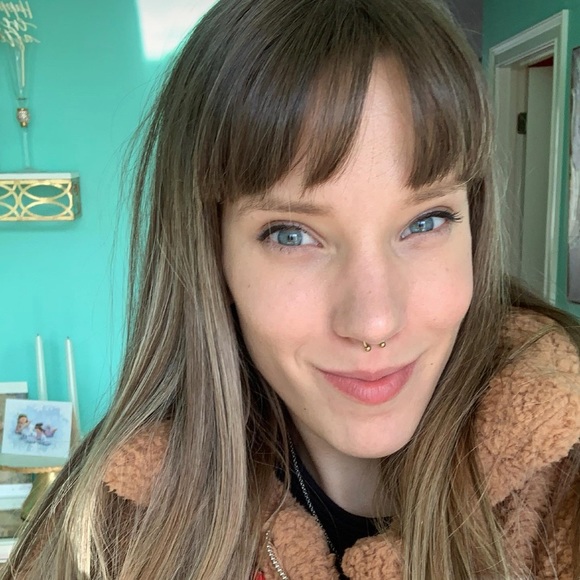 Meet your Posher, Victoria - Picture 1 of 1